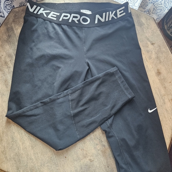 Nike Pro Fit Large - Picture 1 of 2